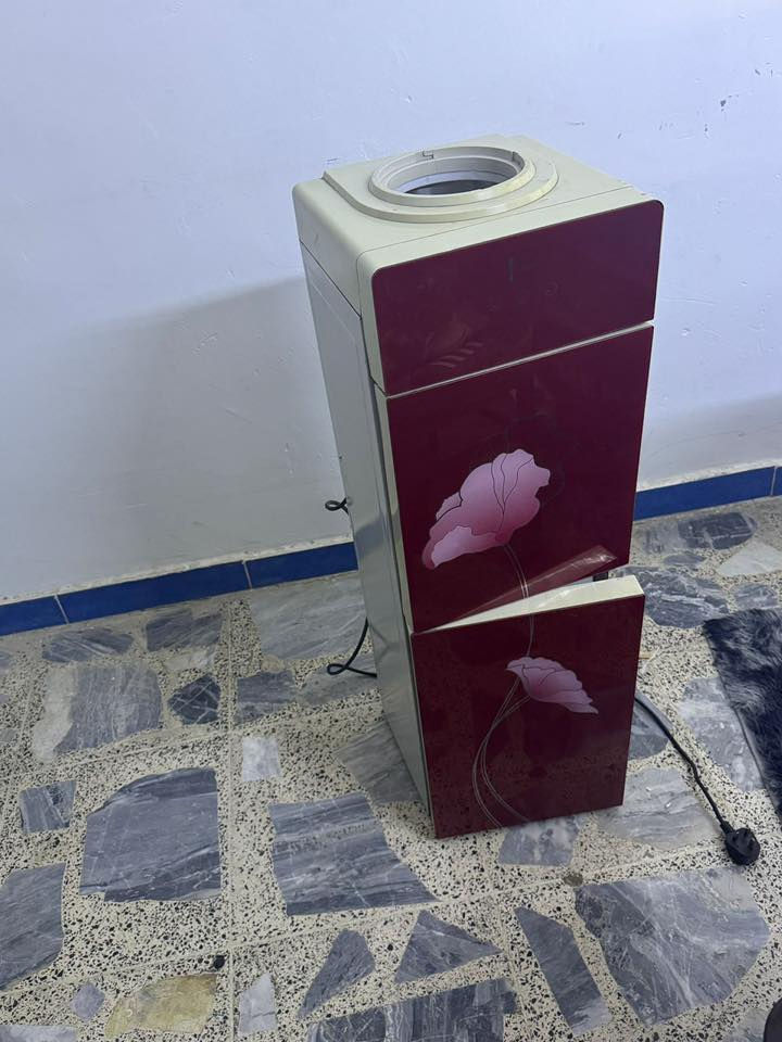 للبيع مري عدد 2 اناره داخليه والبراد شغال للستفسار خاص او وتساب ***********
