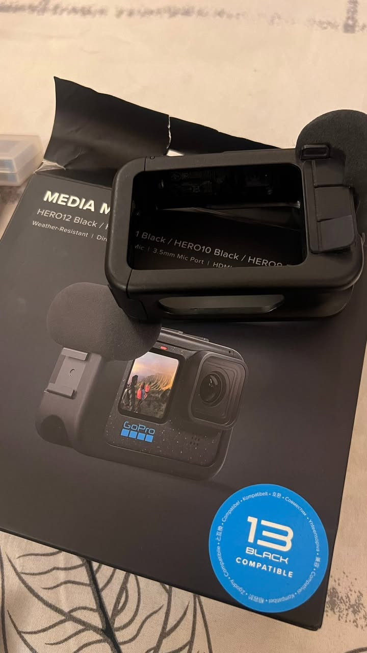 📸 كاميرا GoPro12

* الكاميرا شغالة طبيعي.
* بيها ملاحظة فقط بمكان الرام (Memory Card Slot) يحتاج تصليح أو فحص.

🎥 ميديا مود (Media Mod)

* نظافة 90/100.
* استخدام خفيف.

🎮 ريموت تحكم GoPro

* مستعمل استعمال قليل.

🔋 3 بطاريات جديدة.

✅ مناسب للي عنده GoPro ويحتاج ملحقات أصلية أو للتصليح والاستفادة من القطع.

للاستفسار والمراسلة على الخاص.
الموقع: بغداد 
توصيل داخل بغداد فقط


**إذا كنت صاحب هذا الإعلان وتريد حذفه لأي سبب، رجاءا أرسل رسالة إلى الدعم الفني**