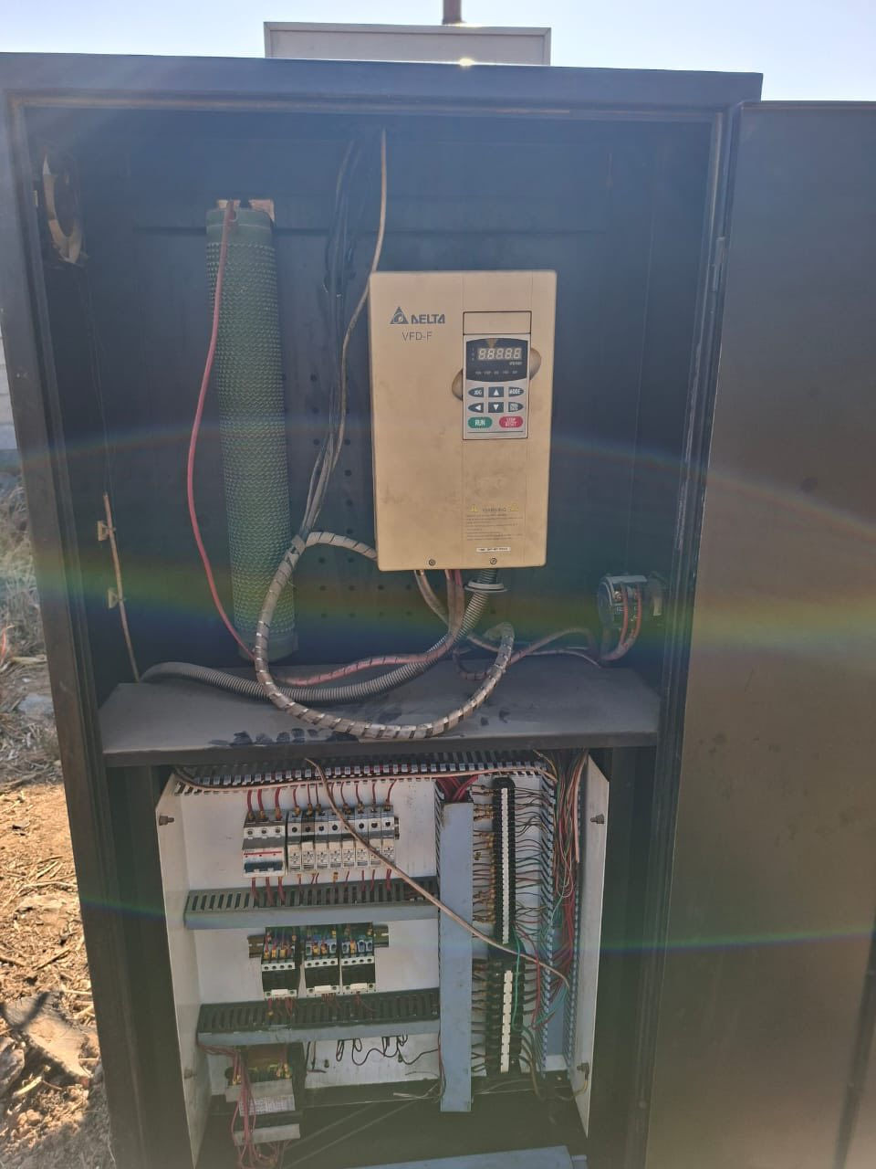 السلام عليكم جهاز تيستر للبيع السعر ٢٨ورقه وبي مجال***********
