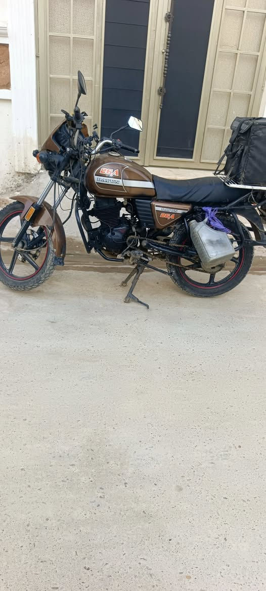 دراجة دايوان موديل 23 
ماخذهة بل 24 
رقم انكليزي التحويل ثاني يوم ب بغداد 
السعر  مليون و 850
 بغداد الغزالية شارع الهياكل
***********
