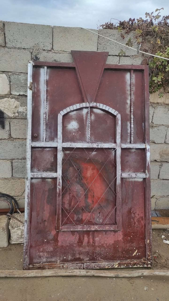 باب للبيع سلايت العرض 3امتار والارتفاع متر 75 سنتيم + ماطور مي+ نركيله / ***********
