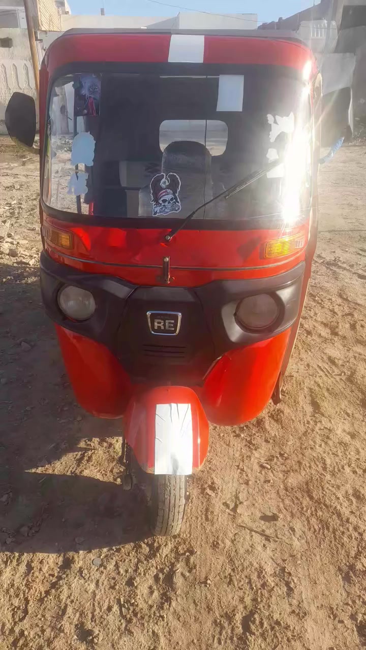 تكتك البيع موديل 2019 سعر 4ونص وبيهه مجال بصيط حك جيه عنوان ناحيه الوحدة رقم***********
