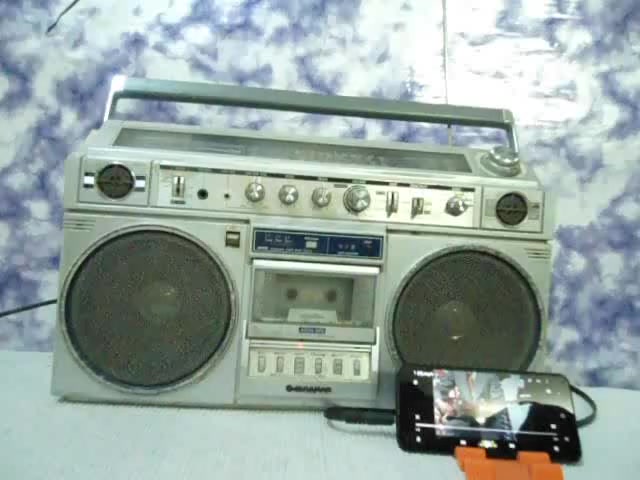 راديو مسجل ستريو ماركة SANYO
راديو 4 موجات بيFM
المسجل شغال بالكامل 
مدخل اواكس AUX 
***********واتس اب 
يوجد توصيل
