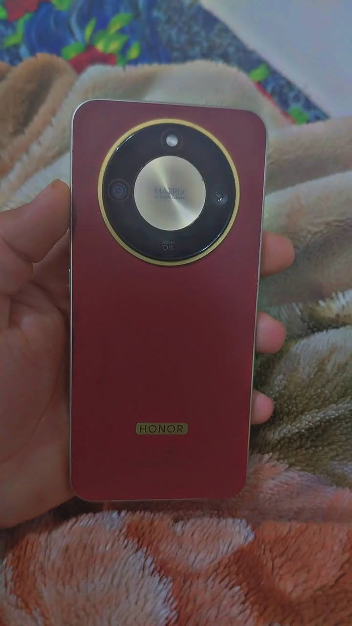 سلام عليكم اخوان جهاز هونر اكس 9 دي للبيع ب سعر 350 الف ستعمال شهر الله شاهد عليه الجهاز اذا بي زلغ او اي عيب تجي تاخذه بلاش ولله العظيم لو مامحتاج   ماعندي اليوم الجهاز الهونر اكس 9دي الجديد ب 440الف للتواصل واتس فقط *********** وها يلعب ببجي 90 فريم بدقه HDR
