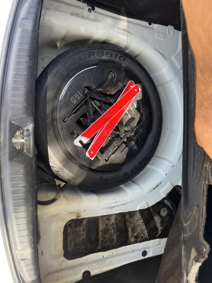 السلام عليكم للبيع سيراتو
موديل 10 بحالة الوكاله فقط باب مبدل نفس ألون بدون قطرة صبغ.  شرط سونار مكينه كير. حداديه. تخم تاير. رقم سليمانيه تحويل وكاله 
السعر. 95 وبيه مجال  *********** 
بابل الاسكندريه
