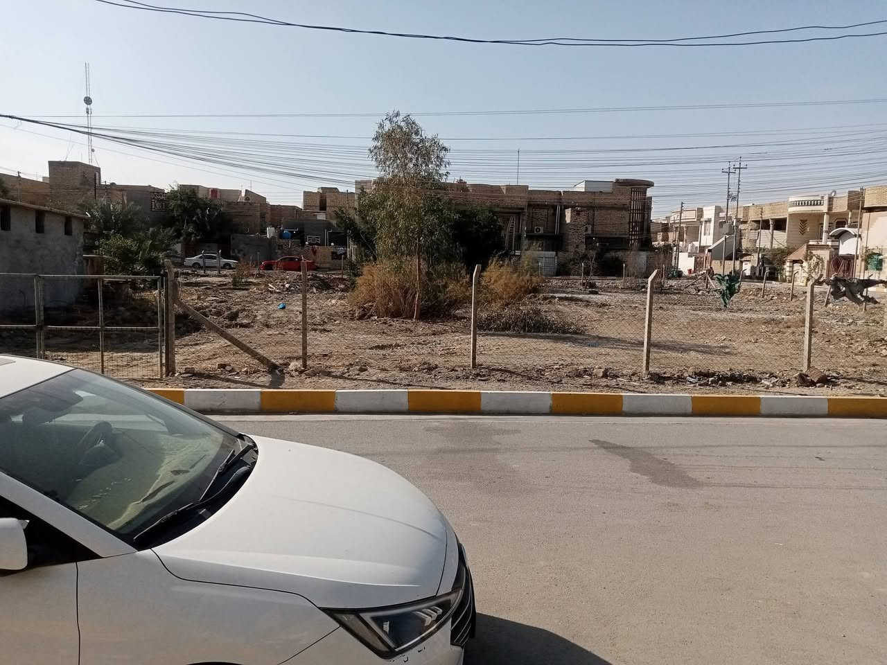 بيت للبيع المساحة 7.5×20=150م طابق واحد بناء 2017 كونكريت خلف مؤسسة الشهداء حي اور الثانية امام ساحة خضراء يحتون على مطبخين حار وبارد وغرفة واستقبال وصالة وتواليت عدد 2 مستقلات وحمام مستقل واحد
الشراي يجي ويشوف البيت والمنطقة والجيران ونتفاهم على السعر  *********** سيد علي
