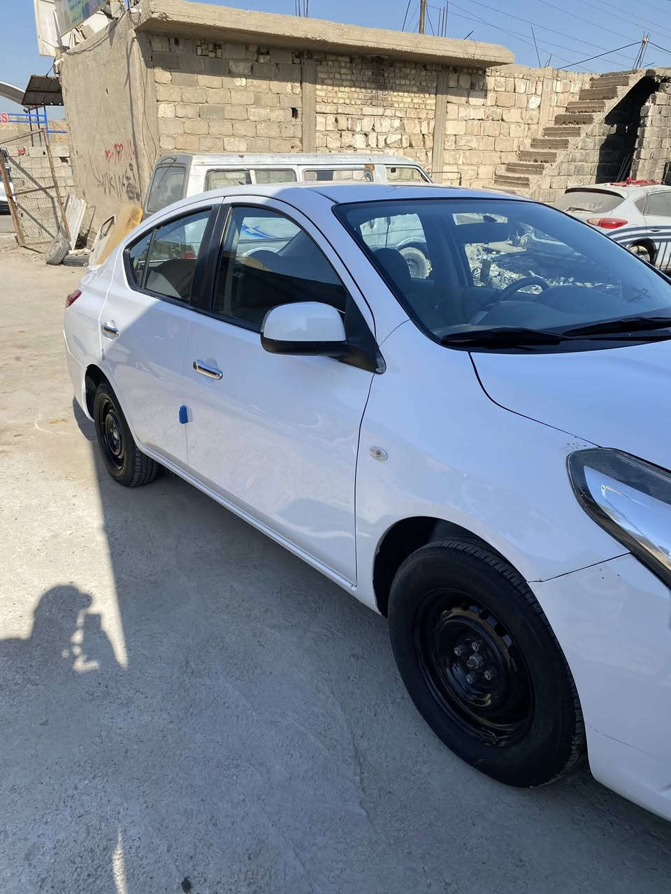 السلام عليكم ….
نيسان سني بليتة زركة موديل 2020 اربيل بسمي مثل ما موضحة بالصور بيها صبغ فقط ذيل الجاملغ الامامي الايمن وداير الجاملغ الخلفي فقط وبيها بارد خشم الجاملغ الايمن  تخم تاير صدر جديد السيارة نظيفة حييل مكان السيارة المدائن / سلمان باك السعر 110$ رقمي ***********
