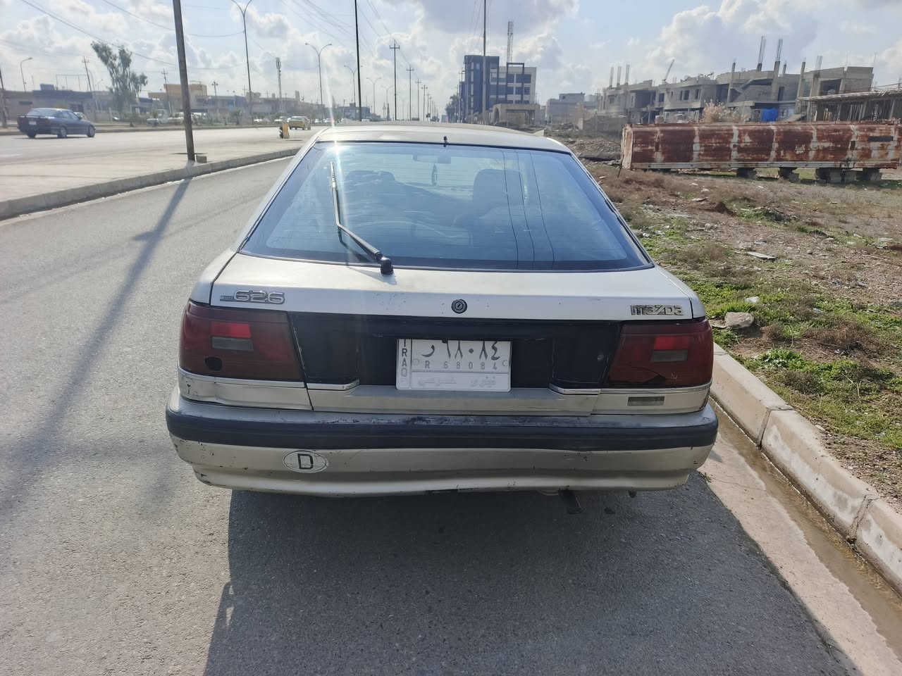 للبيع مازدا ياباني 8 بخ المرغوب  حجم 626 موديل 89 رقم الماني نينوى سنويه عضم 2029 { بيها كابون } كير شرط محرك بدايه صرف اربع تايرات جدد + باتري جديد + طخم امامي وخلفي جديد فتحه سقف سلايت بانوراما شرعيها داخل الموصل شرط الوكاله والتحويل من الشرعي  السعر 30 ورقه مكاني موصل حي البكر  .
*********** كورك  . 
*********** آسيا  . بيه واتساب
