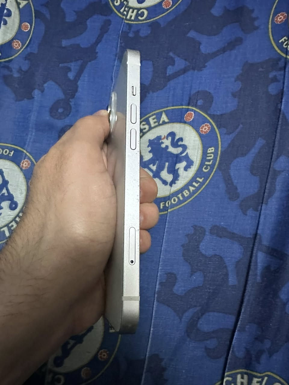 ايفون 13 العادي ذاكرة 128 البطارية 82% الجهاز لا مفتوح ولا مبدل بي ايشي تجي تفحصه وتشوفه جهاز نضيف هم سعره 400 مكاني بغداد
رقمي واتس ***********
