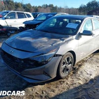 للبيع النترا ٢٠٢٢ رقم اربيل فول ماعدا الفتحه شاشه ديجيتال رادار حساسات...