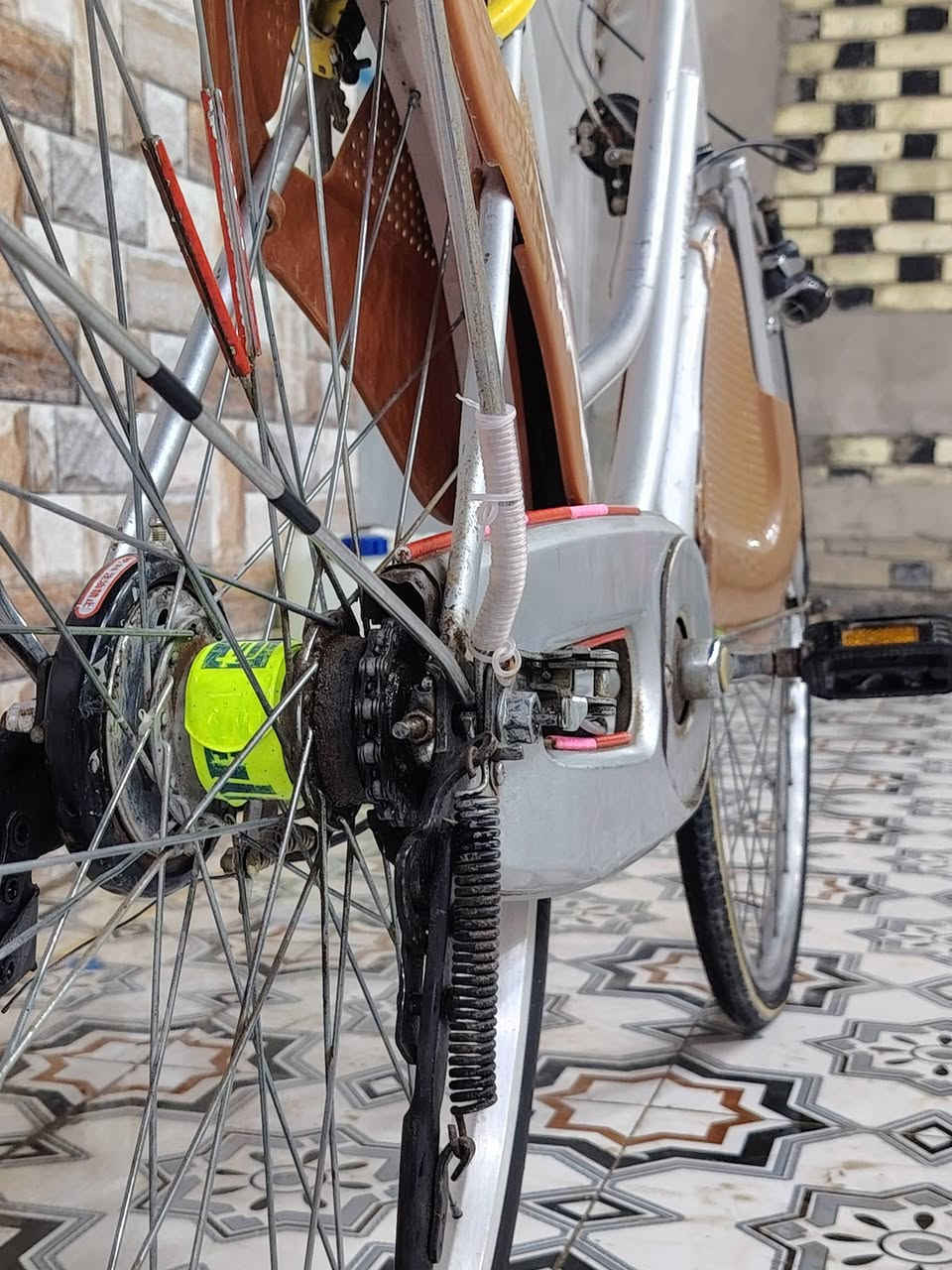 سلام عليكم بايسكل 27 نضيف البايسكل كامل من كلشي عوزه اشياء بسيطه لبايسكل بيه بدال 3سرع قوي وسريع وخفيف والبايسكل مناسب جدا ب 70وبي مجال حك الجيه شراي خاص مو شاري لاتعبني مكاني النجف خان النص (الحيدريه) مديل 11


**إذا كنت صاحب هذا الإعلان وتريد حذفه لأي سبب، رجاءا أرسل رسالة إلى الدعم الفني**