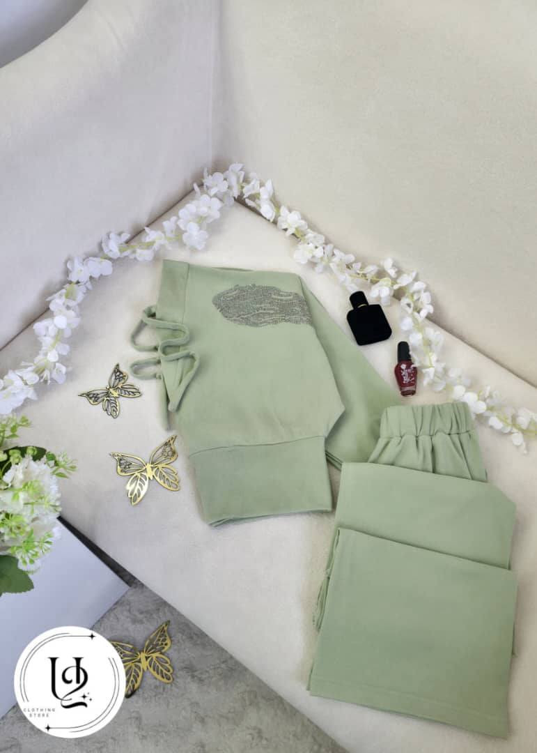 #لا_ياجماعة أنا ماعم استوعب السعر 😱😱 معلش تنصدمو معي معقووول هيك سيت اجنبي بهيك عرض 🙈🙈🙈🙈

سيت اجنبي بجنن قماشتو فخمة  سوبر واااو عالي الجودة 👑💯
*بلبس من 38 حتى 46*


**إذا كنت صاحب هذا الإعلان وتريد حذفه لأي سبب، رجاءا أرسل رسالة إلى الدعم الفني**