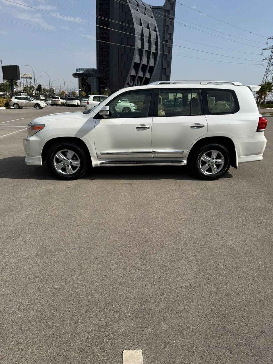 لاندكروزر 2012 فطيم v8 خليجي
المحرك 4700 
محرك جديد غير مفتوح 
ماشيه 145 حقيقي 
ثمانيه سلندر 
حساسات 
سلايد 
كشن جلد كهربائي السايق 
بصمة 
ايرباكات 
رقم شمالي (دهوك)
تايرات جديدة 
سنوية جديدة 2030 
هزة جديدة 
بدون غرامات 
صبغ مؤشر بالبونت دائرة الحمرة فقط 
تحويل مباشر باسمنا 
السيارة عندنا من 2015 
السعر 370 و مجال


**إذا كنت صاحب هذا الإعلان وتريد حذفه لأي سبب، رجاءا أرسل رسالة إلى الدعم الفني**