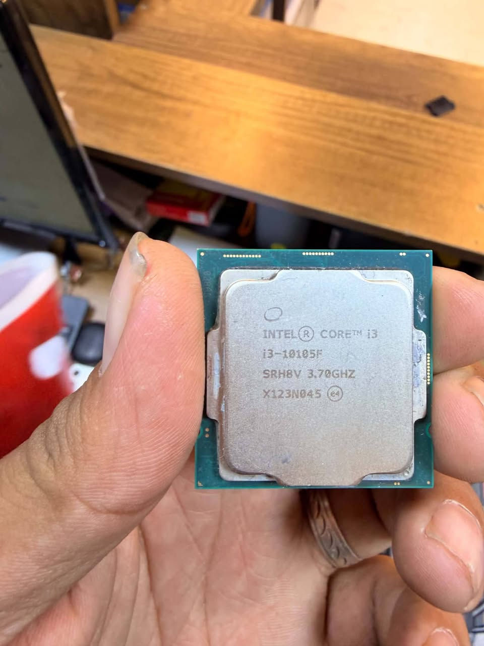 للبيع توصيل موجود 

DDR4 T-Force 16X2 32G 3200HZ
215 الف 

Ddr4 8G 3000HZ 
40 الف 

Intel I3 10105F 
50 الف 

Power Suplay 500Wat 
40 الف 

الكيسات ويا الفانات القطعة ب45 الف 

للتواصل
***********
