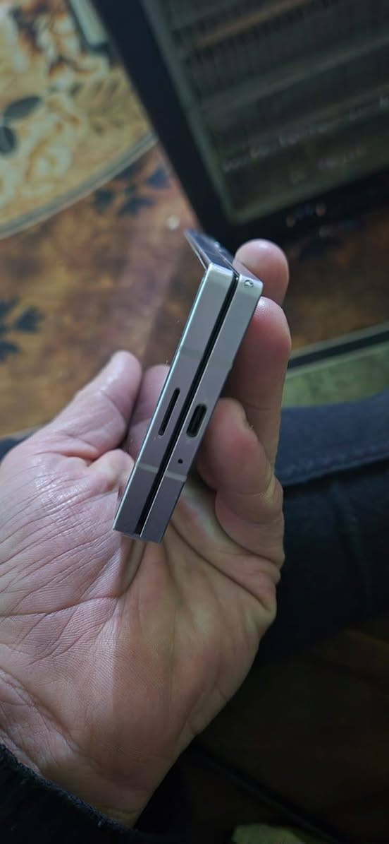 سامسونك فولد 6 شريحتين نسخة الشرق الاوسط نظيف جدا وياه كفر مالته ذاكره 256
السعر 900 الف قفل
فقط الي يناسبه للسعر يتفضل يتصل على
*********** رصيد وواتسب
