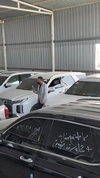 سيارة • تفاصيل قليلة