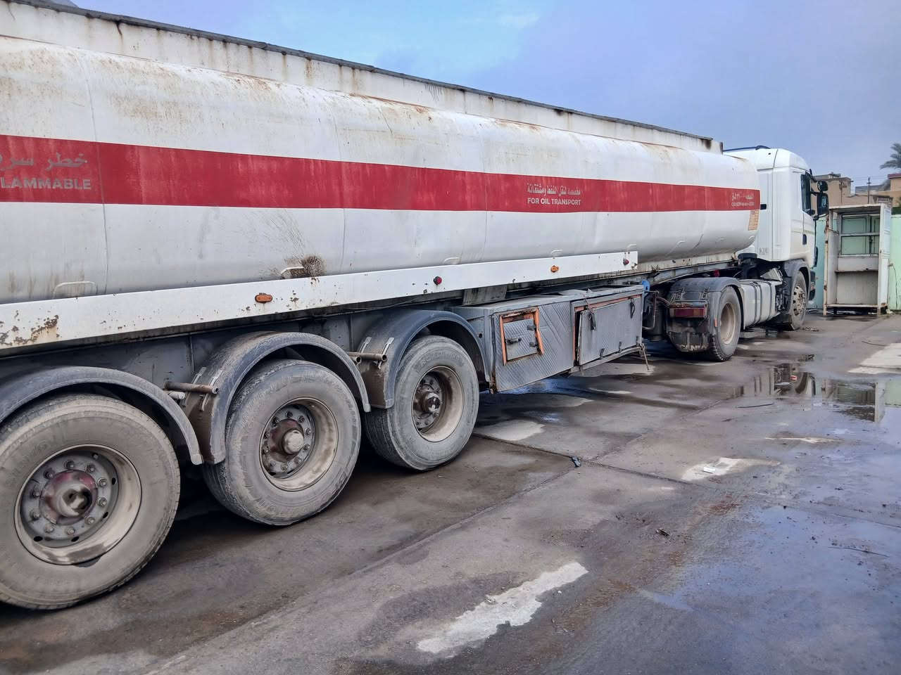 سكانيه البيع ٢٠٠٤ كامله تخم تاير مكينه وكير خير من الله سعر ١٨٠$ ***********
