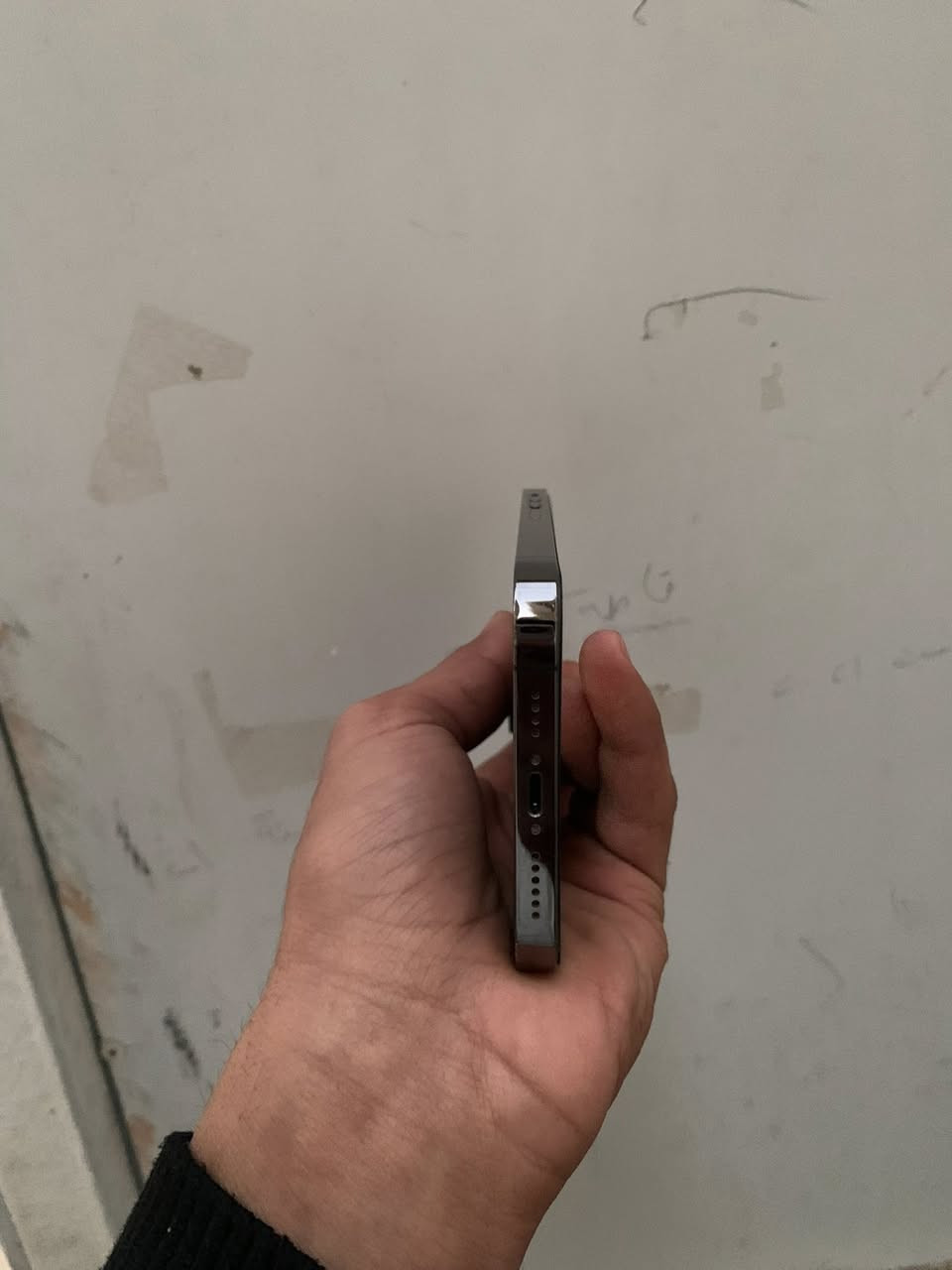 السلام عليكم
ايفون 13 برو ماكس ذاكره 256 بطاريه 96 ما مفتوح شرط الفحص مع الكارتون سعره 725 وبي مجال مكاني ميسان 

***********
