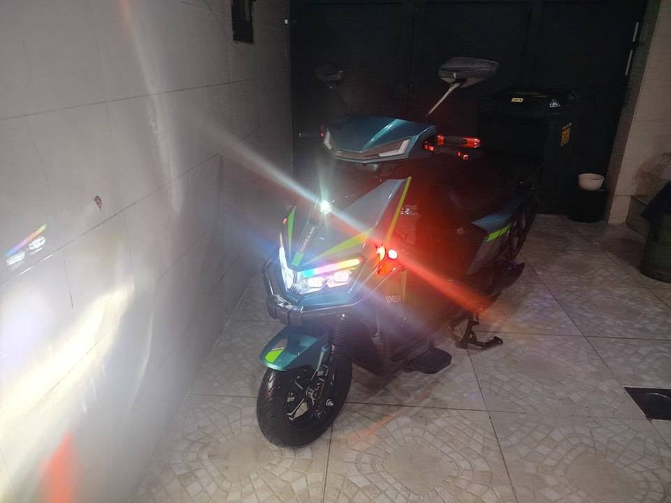 مانتۆڕ شەحن ٦ پاتری گەورە ۳۲ ئەمپێر ماڕکەی کۆریا ئێم ئاڕ ئیستراد خاص فول مواسەفاتە بەگی هەیە نرخی ٦٥۰ هەزار
*********** هەولێر أربيل, العراق
