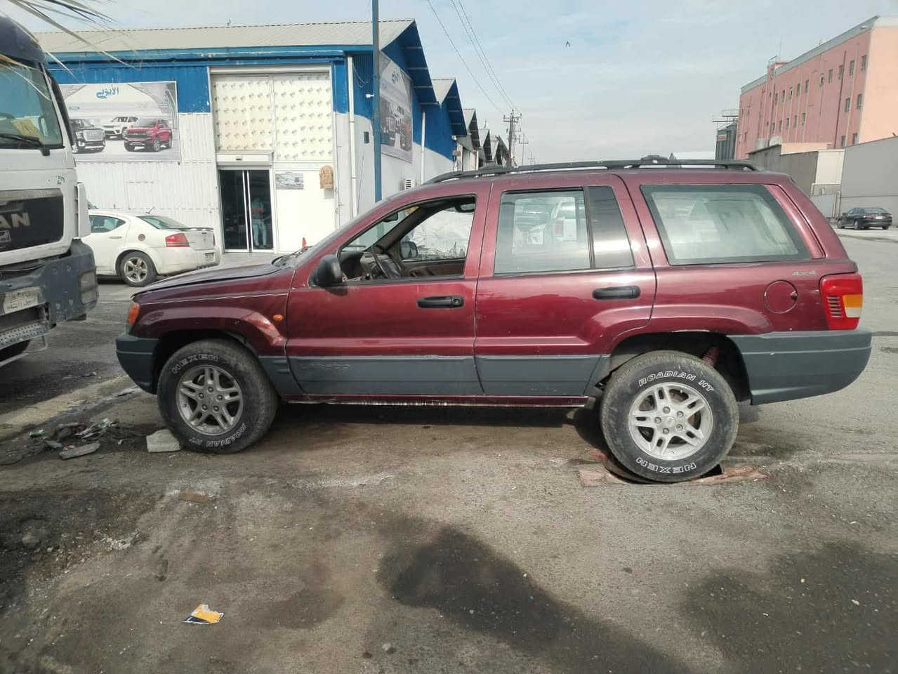 سلام عليكم

جيب موديل ٢٠٠٠ كفاله عامه من ضربه والصبغ السيارة كلشي بيها جديد
مكينه ٨ سلندر تحويل مباشر لوكير شغال
سعرها ٧٠ وبيها مجال 
عنوان بغداد بلديات 
***********
