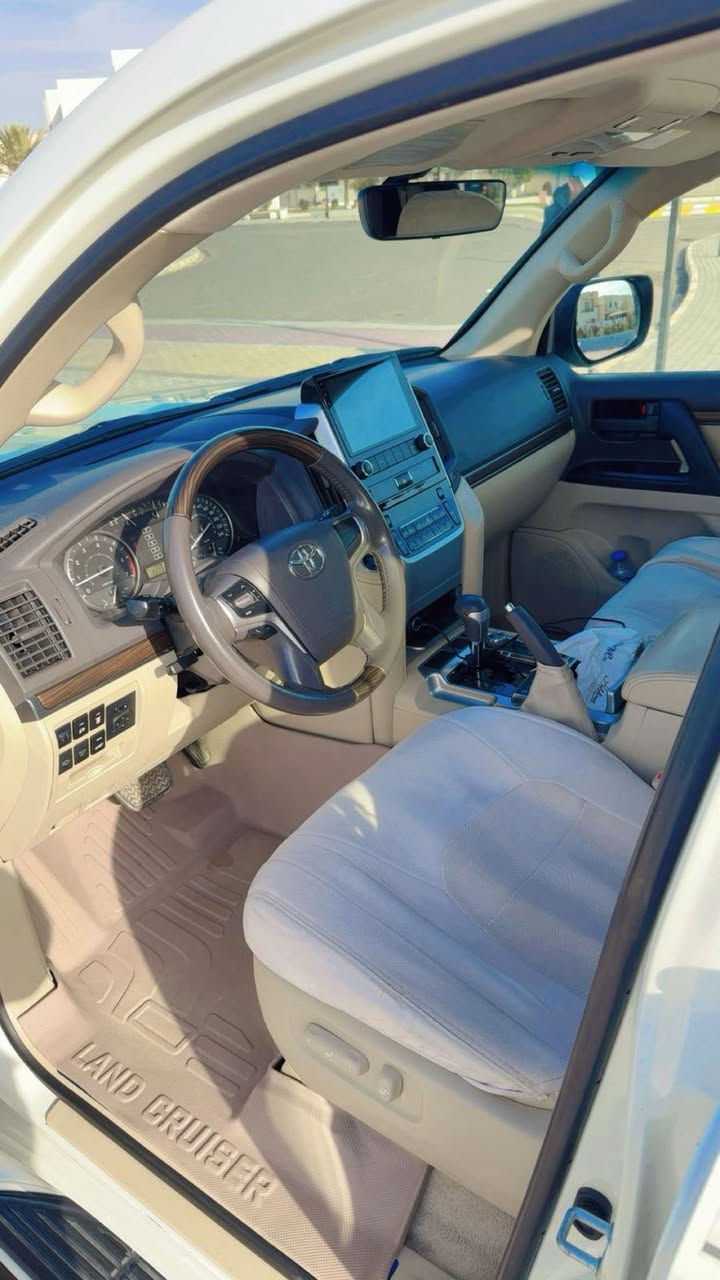 السلام عليكم
لاند كروز موديل 2021 خليجي
السياره بدون حادث 
الباب الخلفي والجاملغ الامي 
بارد حك اصبعين 
ماشية 110 الف
6 سلند 
مكان السيارة تكريت
 مكلف بالنشر 
صاحب السياره مهند : ***********
