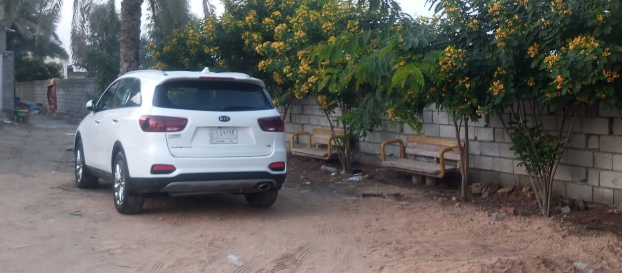 سورنتو موديل 20 مكفوله كفاله عامه 
رقم بابل السياره جاهزه من محرك وكير وحداديه
السعر 265 وبيها مجال 
مكانها النجف
ماشيه 134 للاتصال ***********
