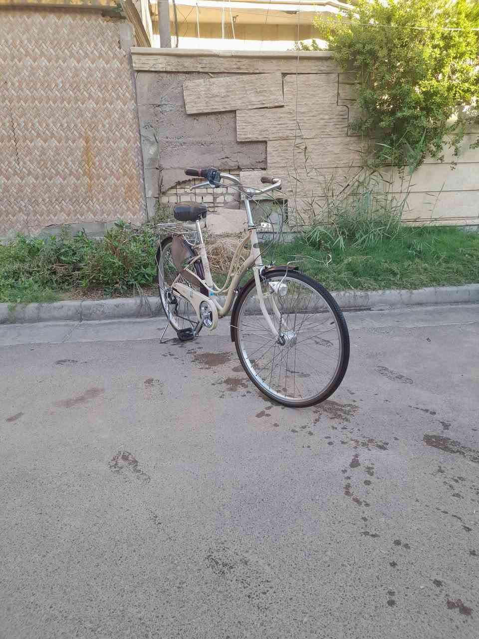 سلام عليكم باسكل بناتي للبيع
حجم 26 كير وحساس شغال الباسكل ياباني مال باله اي نقص مابي كامل 
للإستفسار *********** بس واتساب فقط
