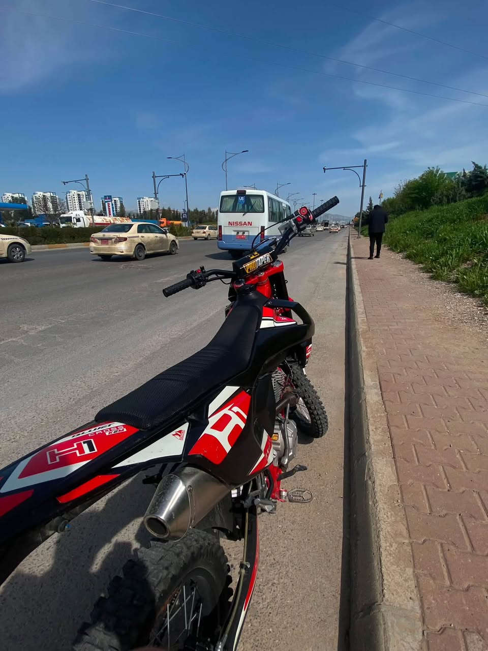 قفاز K2M
محرك300 cc
شلعه ومعدل مابيها اي عيب مكينه نضيفه فول نضافه جيب فيتريه وافحص 
موديل2024 الموديل القديم يصير اقوى من الجديد ف بيها تحمل وصوت بقوه مو طبيعي صرختها بالدوسه تصحي النايم
سعر950 وبيها مجال
***********

