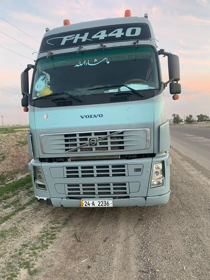 سلام عليكم فالفو شيطان حجم 440 محرك وحش 
سنكل امامي كير اوتماتيك مرسمة فلات جوانب متحركة 3 محاور مزوج وظايف رابع تك تاير رفاع
 سيارة جاهزة للشغل كفالة عامة من كلشي 
السعر290 وبيها مجال بسيط
مكان كركوك
رقم الهاتف ***********
