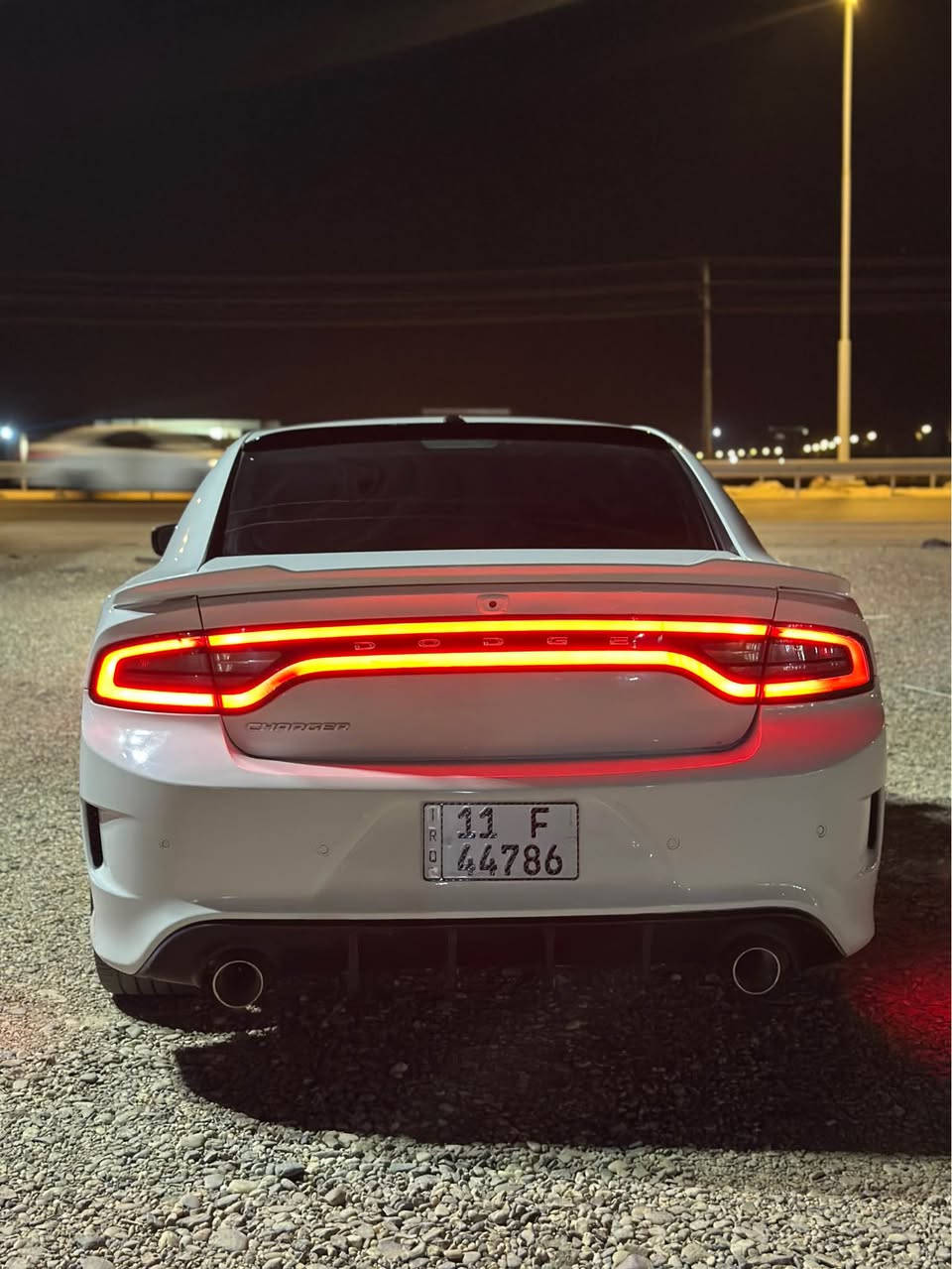 سلام عليكم 
جارجر 2020 اصل 
مواصفات SXT
المسافه المقطوعه 100 ميل 
كشنات تبريد+تتدفئه 
سترين تتدفئه 
مثبت سرعه 
حساسات خلفيه 
المقاعد كهربائيه +خزن ميموري 
تبريد قطعتين 
فول مواصفات ما عده الفتحه 
المكينه 3.600
الحادث ربع الجاملغ المامي 
صبغ وجه الصندوق 
ربع الباب الخلفي صبغ 

الصبغ اثر طخات
  
البصره شط العرب 

السعر 198 وبيها مجال حك الجيه 
*********** البصرة, العراق
