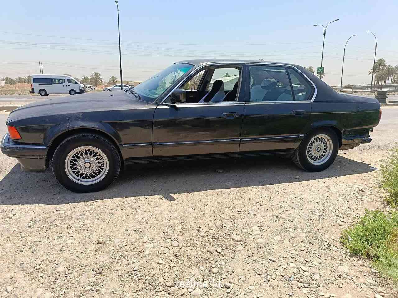 السلام عليكم للبيع او مراوس ونطي فرق 735 رقم انبار موديل 1991 كير مكينه خير من الله صدر نص عمر باتري جديد تبريد بس غاز فقط دواخل نضيفه نقص يدة باب السايق مكسوره مكاني بغداد المحمودية السعر 35 وبيها مجال بسيط ***********//*********** بي واتساب الكورك
