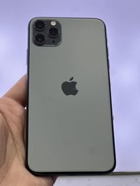 iPhone 11pro max  ذاكره 512  بطاريه 75 اصليه  مستبدل شاشه اصلي تفصيخ ش...