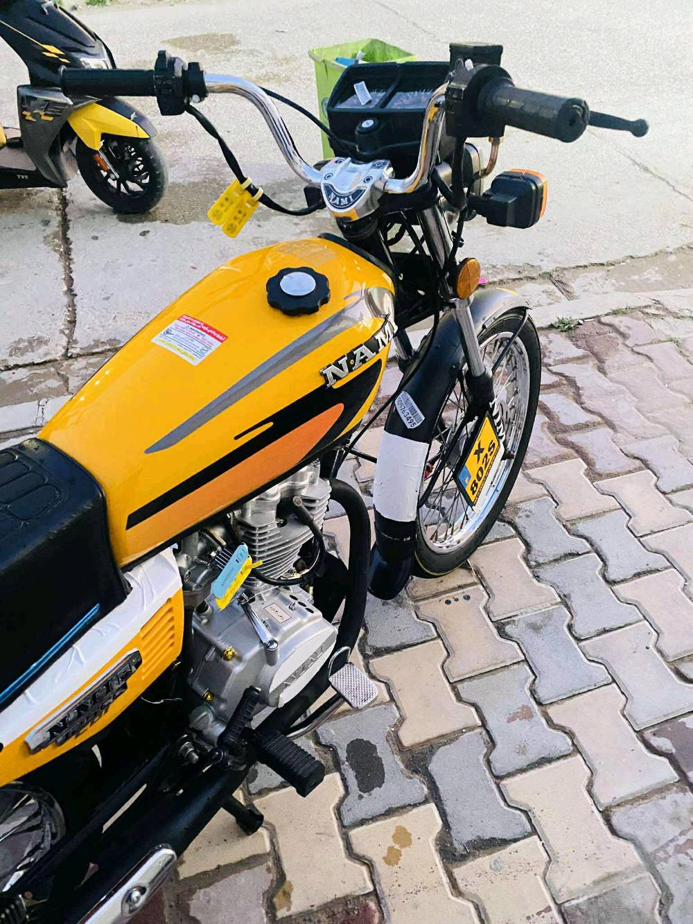 دراجه نامه مديل 22 أوراق أصولي 
دراجه مكفوله سعرها 850 وبيها مجال: 
مكاني واسط قضاء الحي 
