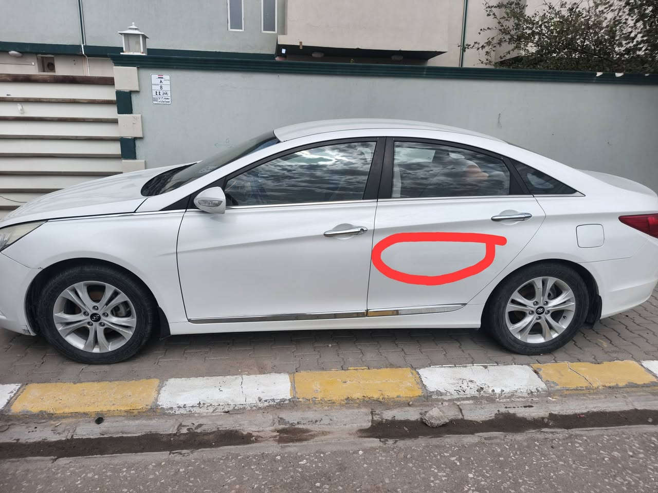 السلام عليكم سوناتا للبيع ٢٠١١ بأسمي كير محرك جدد منضومه تبريد جديدة تخم تاير جديد بيها فقط الي مأشر عليهن مكانها النجف للاستفسار ***********
