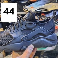 ا السلام عليكم  احذية باله اصليات سعر ٢٥ الف مكاني بغداد شارع حيفا  نز...