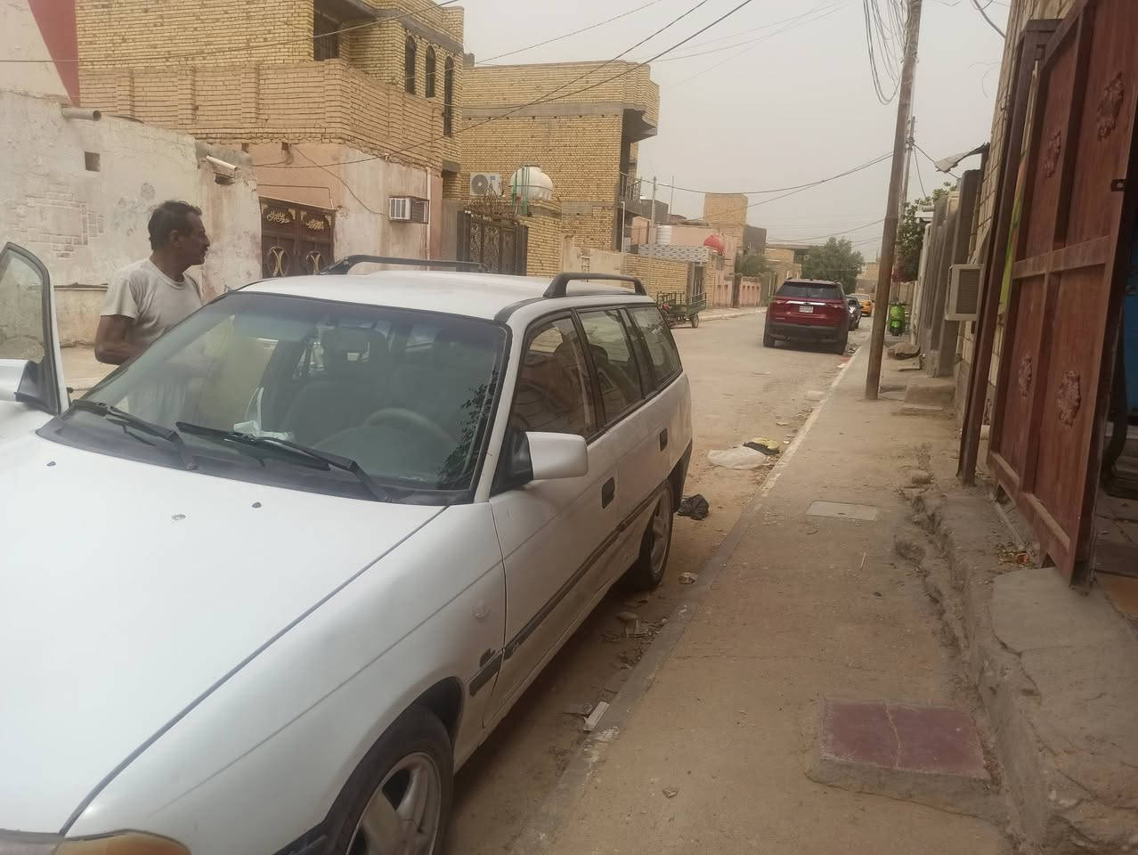 سلام عليكم
للبيع او مراوس 
اوبل استر 
محور كير ومكينة كورلا نضيفات 
موديل 94
كهربائيات شغالة 
السيارة بسمي سنوية مجددة ل 27
ارقام نگليزي 
السعر 30 وبيه مجال 
للاتصال ***********
مكاني ناصرية
