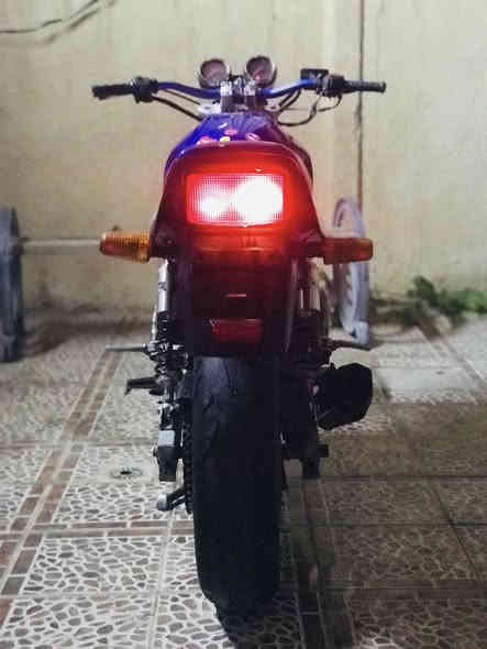 سلام عليكم دراجه سيبي فور 400 نضافه كدامكم دراجه مبدل بس رنكات
كلشي شغال كهربائيات كابريتر شرط مملعوب بي 
تخم تاير جديد
دراجه نقص جاملغ امامي كسر بي
اوراق كامله السعر مليون1650وبيه مجال
العنوان تكريت قرب المحافظه
***********
اتصال
