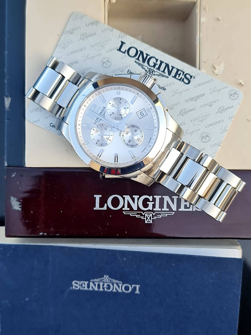 LONGINES CONQUEST L3.660.4 — DOUBLE 
CHRONOGRAPH

مو أي ساعة تملك سبع عقارب…
هاي تحفة تجمع القوة والدقّة والفخامة السويسرية في تصميم واحد 👑

⌚ Longines Conquest L3.660.4
نظام Double Chronograph نادر، يسمح بقياس توقيتين منفصلين في آنٍ واحد — بدقّة لا تُخطئ.

🧭 المميزات:

سبع عقارب تعمل بتناسق مذهل

ماكينة كوارتز سويسرية عالية الدقة

كرونوغراف مزدوج (Split-Seconds)

زجاج Sapphire ضد الخدش

هيكل من الستانلس ستيل الفاخر

تصميم رياضي أنيق بلمسة كلاسيكية راقية

⚙️ ساعة صُنعت لعشّاق التفاصيل،
ولكل من يعرف أن الوقت الحقيقي… لا يُقاس إلا بلونجين.

💎 تصميم يجمع بين القوة الرياضية والفخامة الكلاسيكية
سواء كنت ببدلة رسمية أو لبس كاجوال… هاي الساعة تفرض حضورها بدون ما تحاول.

🕰️ LONGINES CONQUEST L3.660.4
الدقّة، الفخامة، والهيبة… في ساعة وحدة فقط.

سعرها جديد ما يقارب 1000 دينار وغير متوفرة من النوادر 

للبيع بسعر مناسب ومغري🔥🔥
والله يبارك لصاحب النصيب🌹🌹
للتواصل على الرقم التالي او على الخاص 0795472588

✨️يرجى متابعة الصفحه لكي يوصلكم كل ما هو جديد ✨️⌚️


**إذا كنت صاحب هذا الإعلان وتريد حذفه لأي سبب، رجاءا أرسل رسالة إلى الدعم الفني**