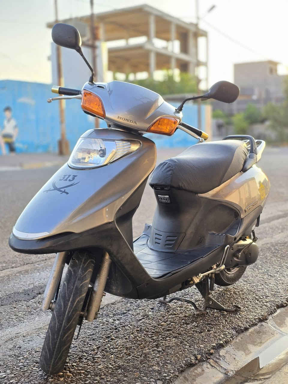 دراجة هوندا سبيسي حجم المحرك100cc دراجة ياباني مال رمبة نكره سلف كلها على بلاد ماشي ١٦ كيلو فقط يعني ما ماشي ما بيها نقص برغي دراجة اب وضع الشركة رقم موجود شراي خابر بي واتساب ***********
