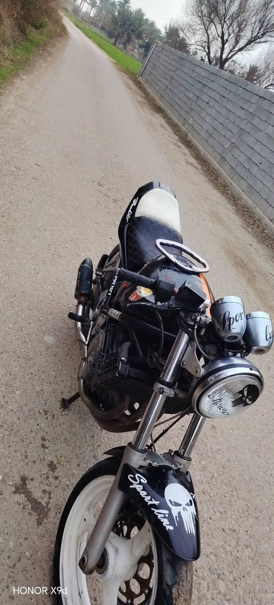 سلام عليكم باندة ربع دراجة حلوة وشقالة ترايك وين متريد كزوز رياضي نص مكينة مال حاوية بس كور بلادي اريد مراوس ب ايراني المكان اطراف الشعلة ببراهيم ابن علي ***********
