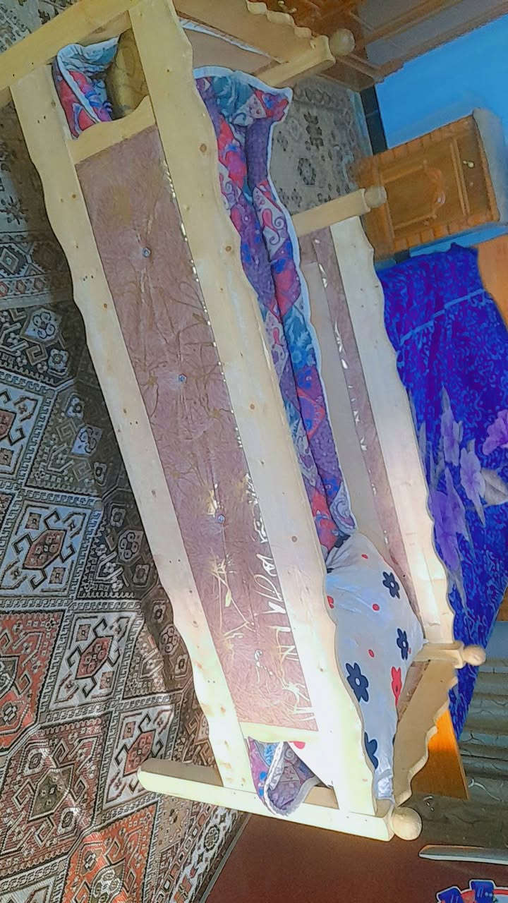 غرفة مستعملة سنة للبيع  للتواصل***********
