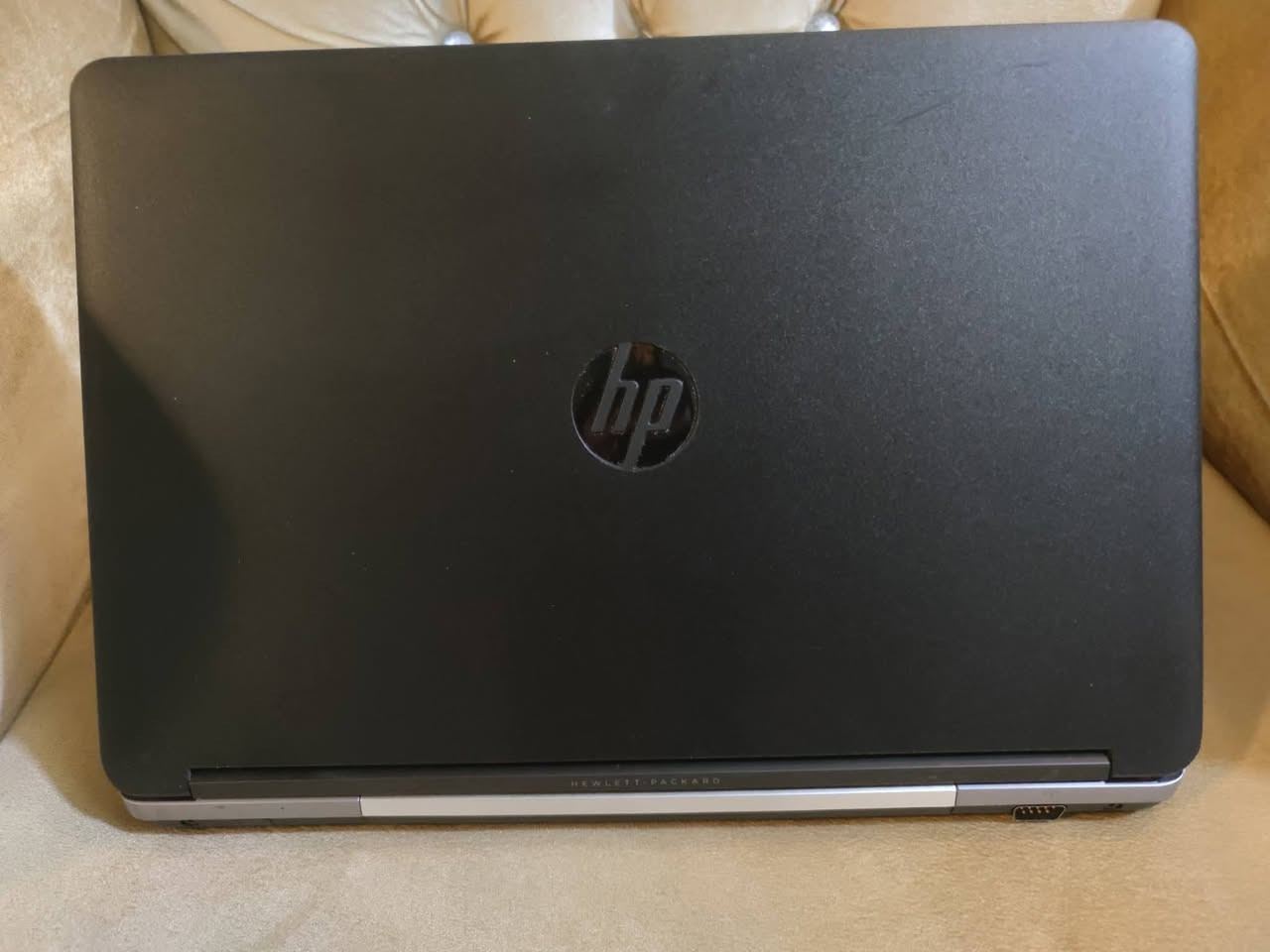 لابتوب من شركة  hp Pro book
المعالج intel i5 -4200M,2.50GHz

الرام 8 كيكا قابل للتطوير 

الهارد SSD 256 GB قابل للتطوير 

حجم الشاشة كبير 15.6 انج 

الويندوز 10برو 64 

يحتوي على منفذ قارى اقراص DVD
مناسب للدراسة والطباعة والبحوث والعاب متوسطة
العنوان النجف، متوفر توصيل


**إذا كنت صاحب هذا الإعلان وتريد حذفه لأي سبب، رجاءا أرسل رسالة إلى الدعم الفني**