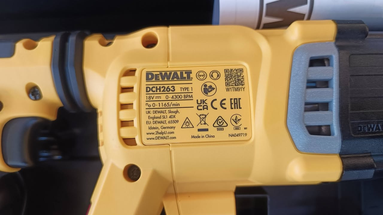 Dewalt DCH263
***********
