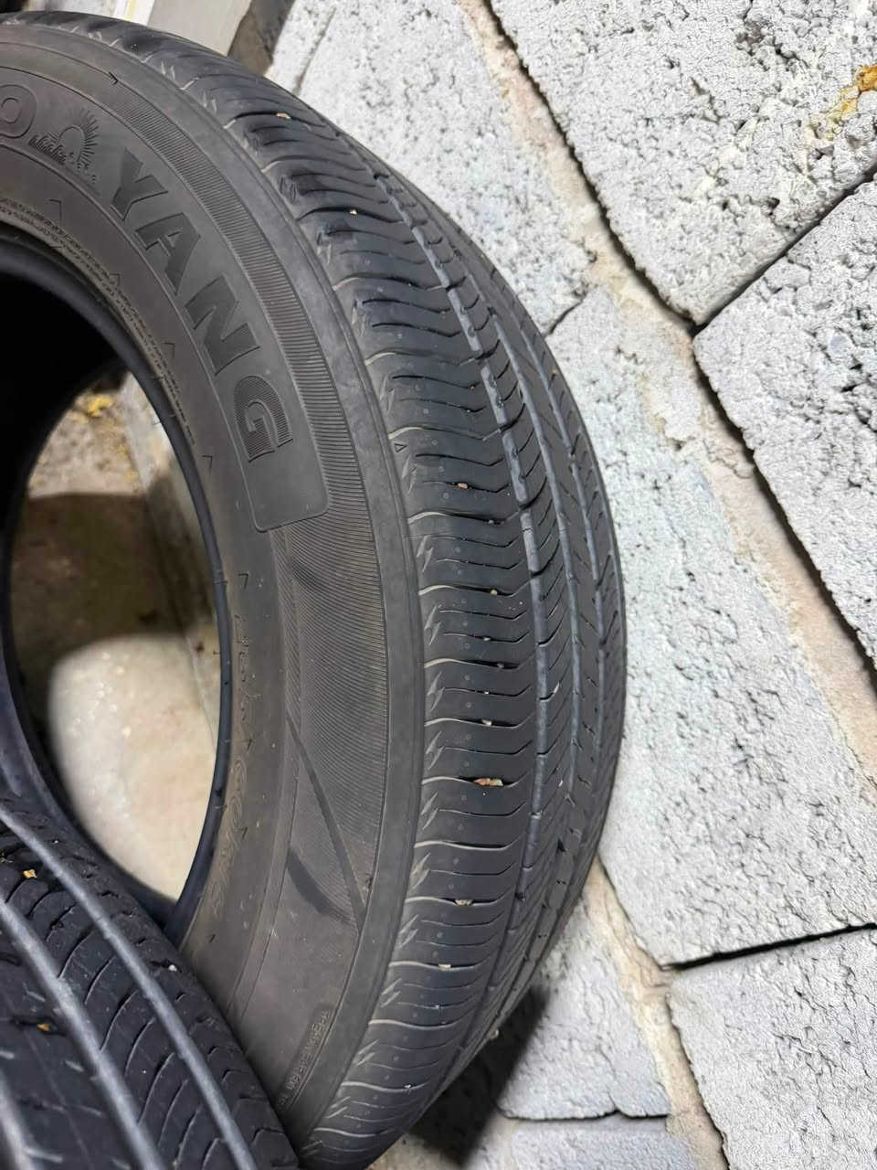 السلام عليكم 
تخم كامل مع السبير نظيفات كلش
265/60R18
السعر ٢٠٠
العنوان بغداد الشعلة 
***********
