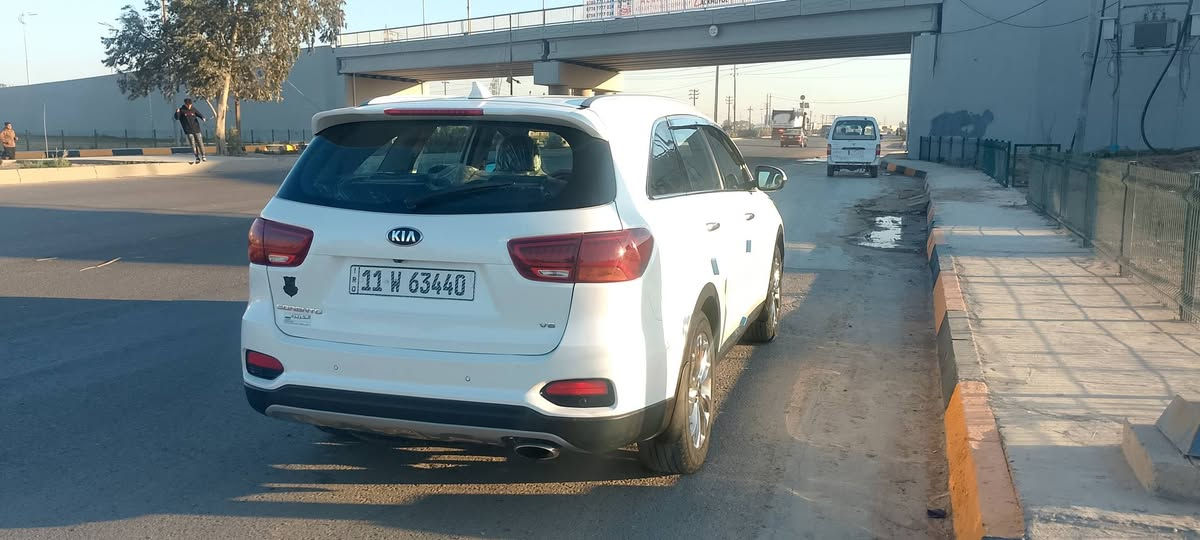 للبيع كيا سورنتو 2019 رقم  بغداد  انكليزي ٦ سلندر  مكفوله من ضربه وصبغ وتبديل مكينه وكير على وضع الشركه  ماشيه 110 الف سعره 240 وبيها مجال بسيط ديالى خان بني سعد اتصال ***********
