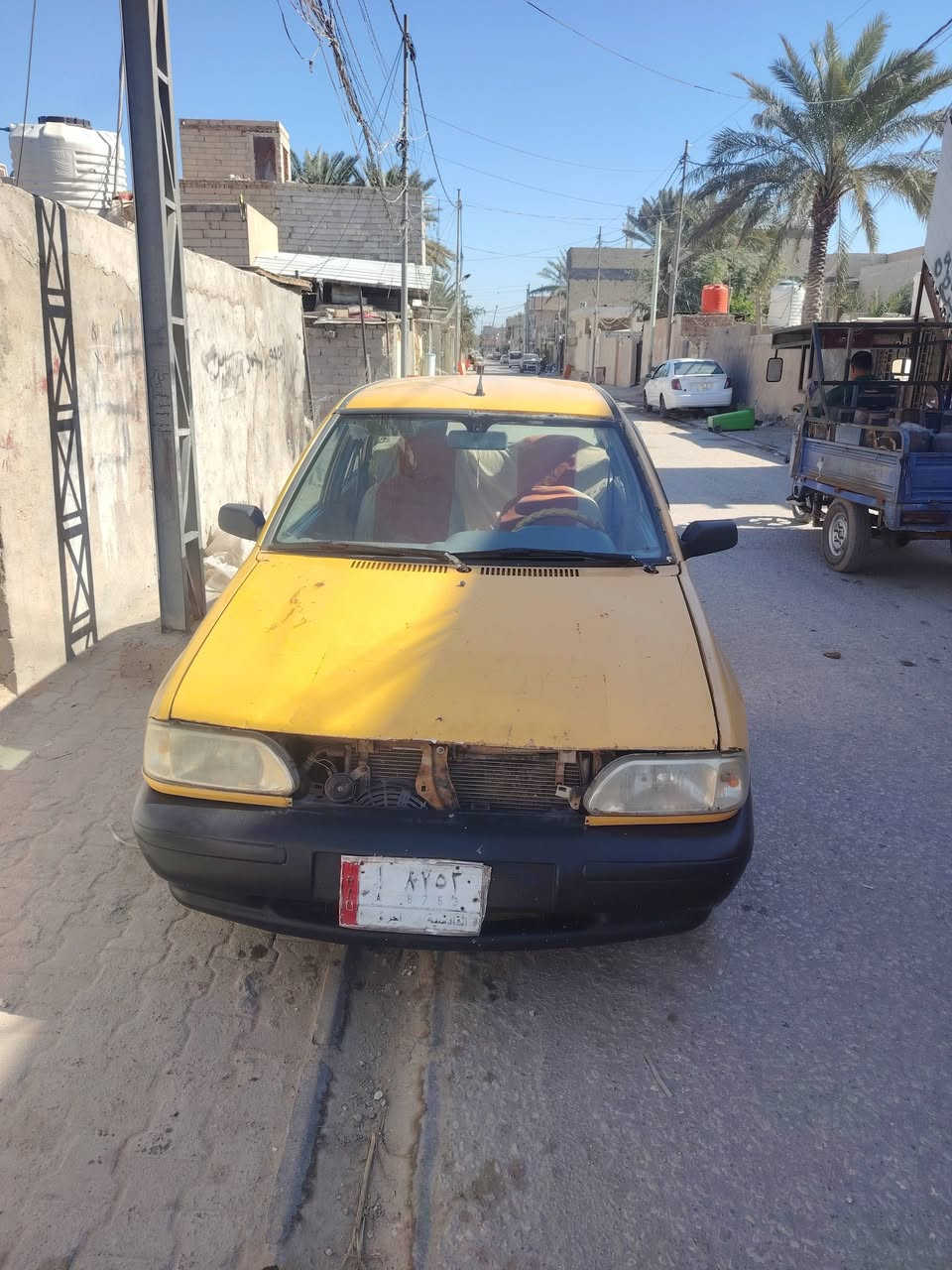 السلام عليكم ورحمه الله سايبه للبيع موديل 13 كير ومكينه جدد من بس بيها شوي خياسات  االسيارة وراعيها ماندانة
ابيع حديد السعر 13 قفل بدون عمله
*********** مكان كربلاء
