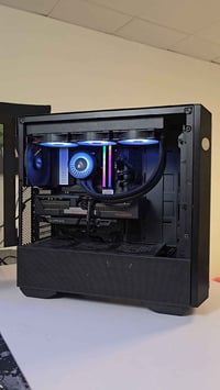 i7-14700KF • RX 9070 XT • ١ تيرا NVMe