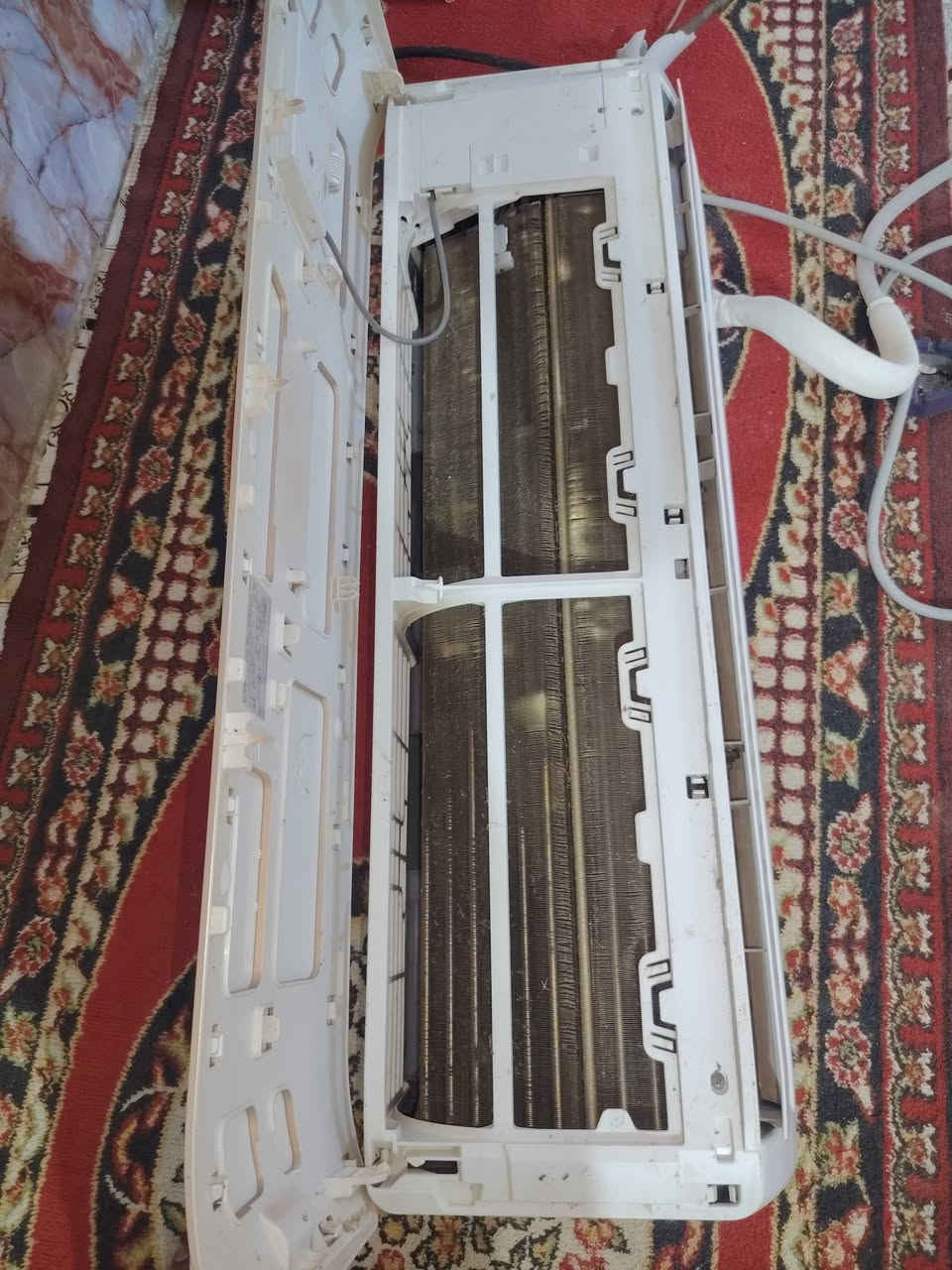 قطعه دخليه طن ونص للبيع شغاله نضيفه فول 
***********
