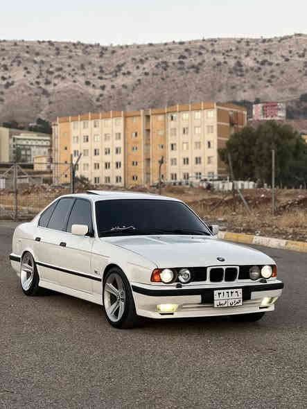 ماشەڵا لە ماڵی هەموولایەک
BMW1991
520 گێڕ عادی 
سلایت 
چوار جام کارەبای
٦ کەلە
نموونە لە جوانی 
دەعامی پێشوو دوای M 
چوار تایەو ویلی لۆک
٩١قەپاتی گێر عادیە
کارەبایەتی گشت گیانی بەشەرت 
مەکینەی حەفتەیەکە بۆی بەستراوە دوکەلو دەنگو بوخاری نیە بە شەرت 
جەمپەکی کەمی پشتی هەیە 
موسو بڕاوەو وەڕگەڕاو بە شەرت 
ڕێک لەقوەتی خۆی بێزارە 
چرکەی تیا نیە 
رەقەم هەولێرە ئەوەلیاتی بەشەرت 
سەیارەکە بەناو ناکرێ بەس ئەوەلیاتە 
بە سعرێک دەیفرۆشم خوار بازار ٣٢$ مەجالێکی کەم 
شوێنم کۆیە 
***********
***********
