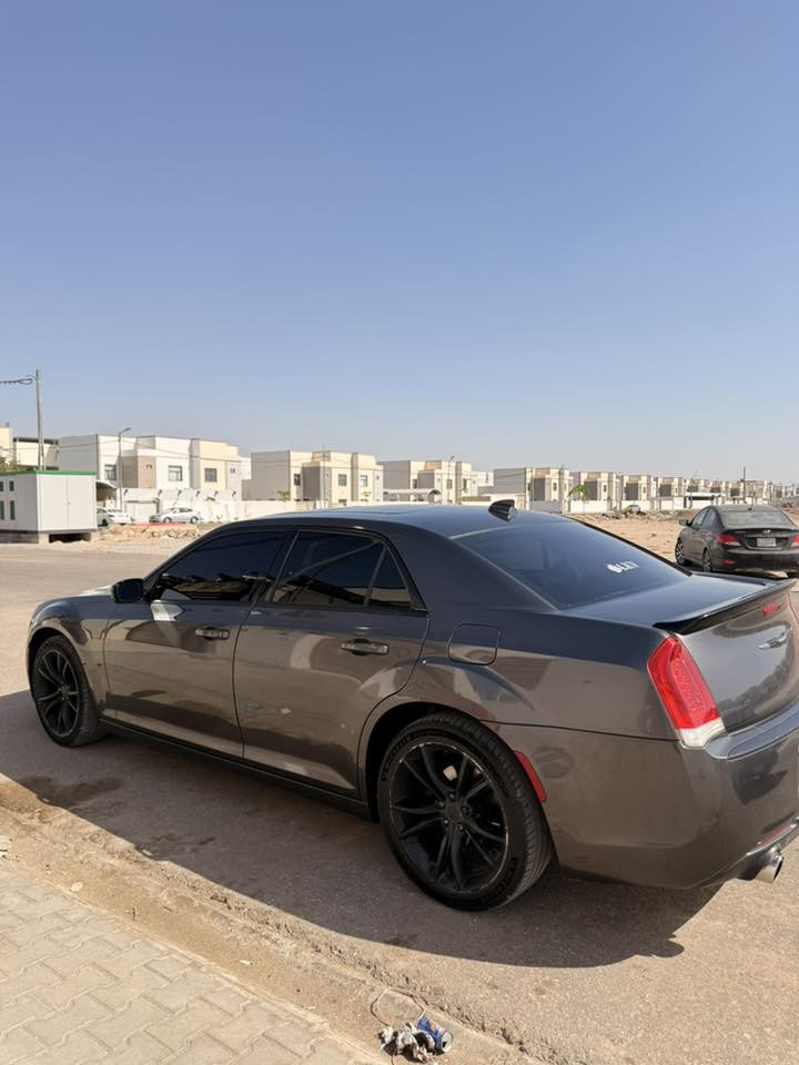 اوباما 2016 ادوات.
السياره c300 مكفوله من الكصه ومن كلشي وسياره فول ضربتها بس دعاميه 
محرك 3600 مكانها نجف 
***********
